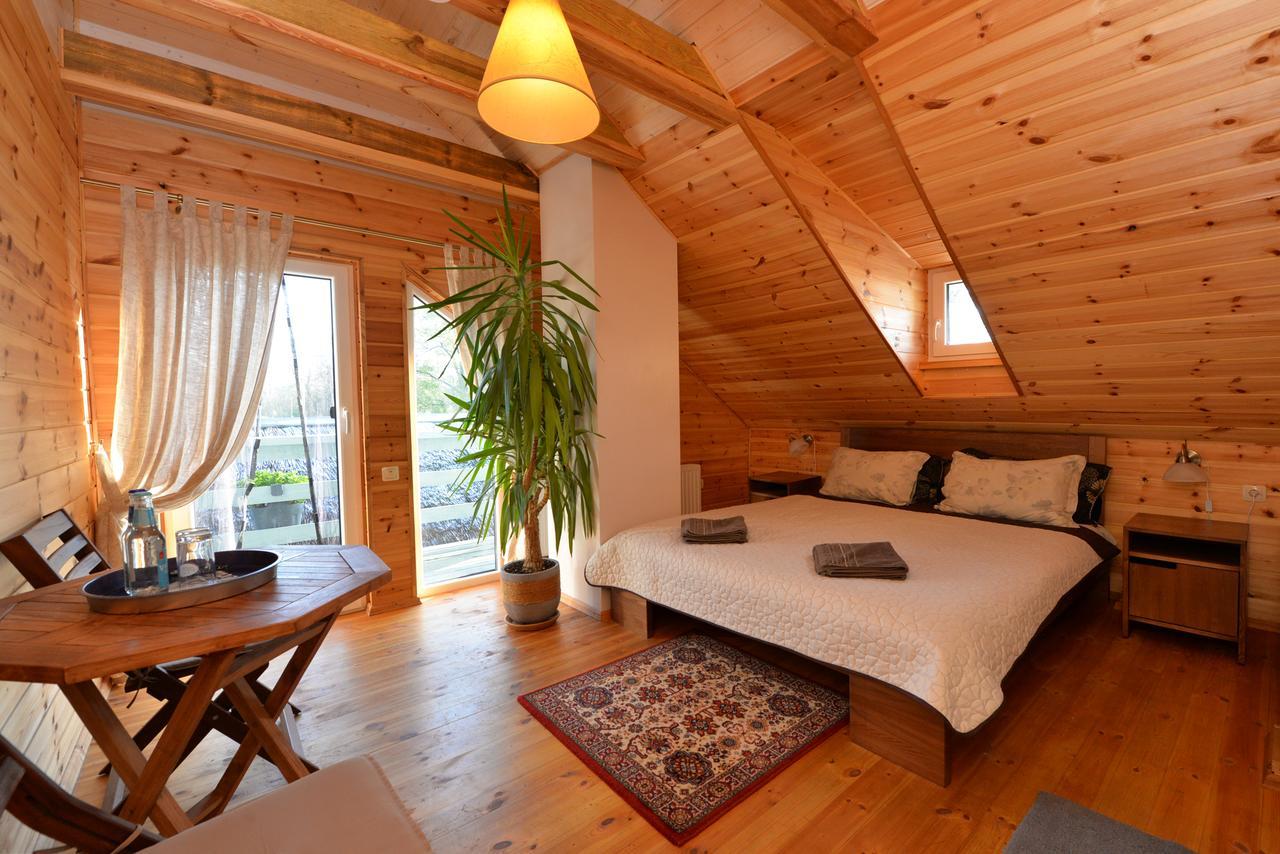 Rubikiai Zuvienes Pasiure Bed & Breakfast エクステリア 写真